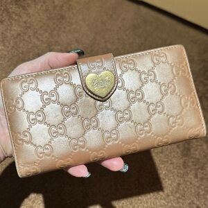 Gucci Guccisima Peach Leather Wallet with enameled Heart Gold Detail